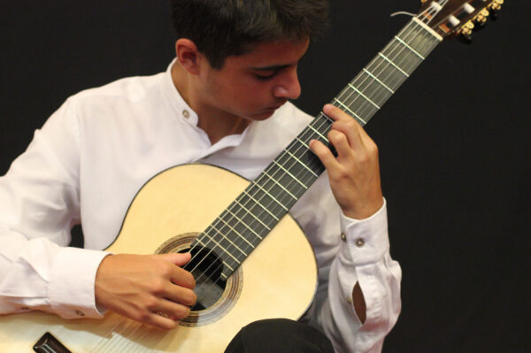 Ausias Parejo en concert à l'Instituto Cervantes - un événement ILCC